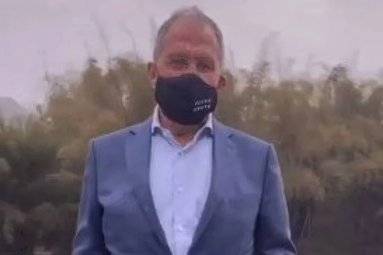 (FOTO, VIDEO) SERGEJ LAVROV OBRNUO IGRICU: O njegovoj maski bruji cela planeta!