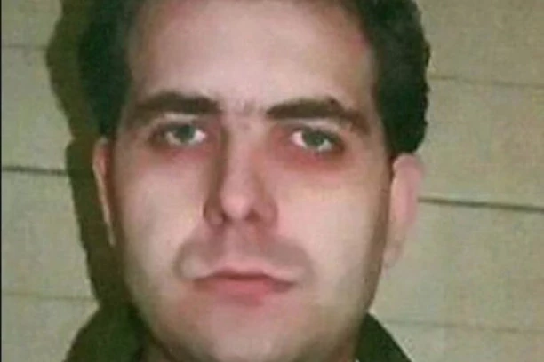 (FOTO) AKO VIDITE OVOG MUŠKARCA ODMAH ZOVITE POLICIJU