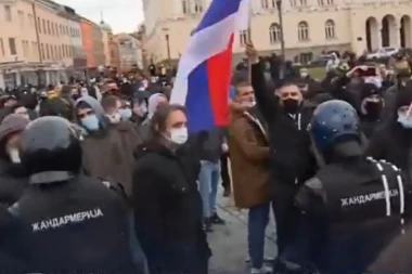 (VIDEO) HIT U KOMŠILUKU: Građani protestuju jer hoće da se ZEMLJA ZATVORI!