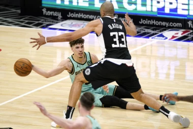 HOROR U NBA: Prvi kandidat za "Rukija godine" DOŽIVEO STRAVIČNU POVREDU I ZAVRŠIO SEZONU...