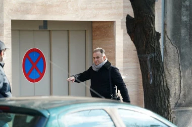 TOPLI ZEC ZA BRANISLAVA LEČIĆA! Izgubili kompas: GLUMCA PROGLASILI ZA BOTA SNS!