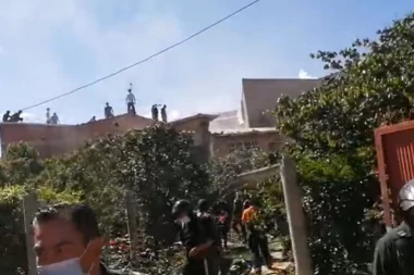 AVION U BOLIVIJI PAO NA STAMBENI OBJEKAT! Srušila se ratna letelica, ima mrtvih!