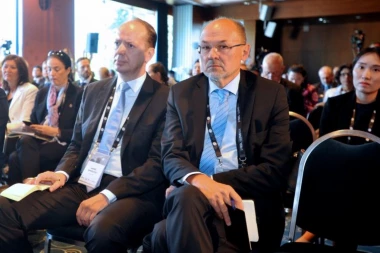 DO LETA ĆE BITI IMUNIZOVANI SVI PUNOLETNI GRAĐANI: Koordinator za vakcinaciju najavio PRVU isporuku Džonson i Džonson vakcine!