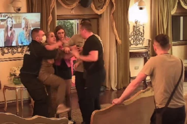 UMALO GA SLOMILA OD BATINA. Žestoka tuča bivših ljubavnika u Parovima!