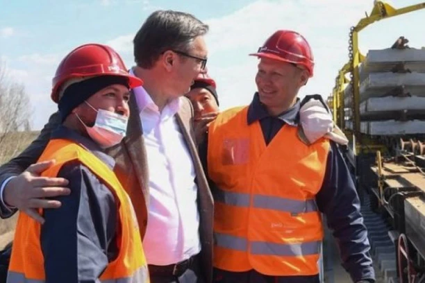 VUČIĆ SE POHVALIO NA INSTAGRAMU: Srećan sam i ponosan kada vidim kako napreduju radovi!
