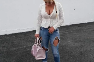 (FOTO) OŽENJENI POZNATI PEVAČ NAPRAVIO DETE RIJALITI UČESNICI, NJEGOVA ŽENA SVE ZNALA? Isplivali detalji afere koja je uzdrmala Srbiju!