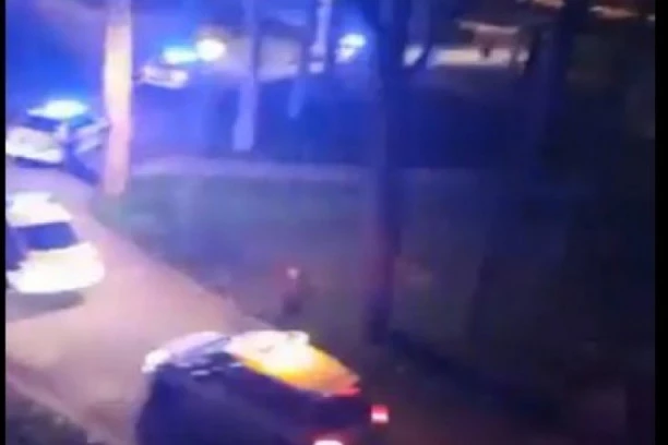 (FOTO, VIDEO) OPŠTA BEŽANIJA I HAOS NOĆAS U STUDENTSKOM GRADU! Policija upala na žurku na otvorenom, nastao rusvaj!