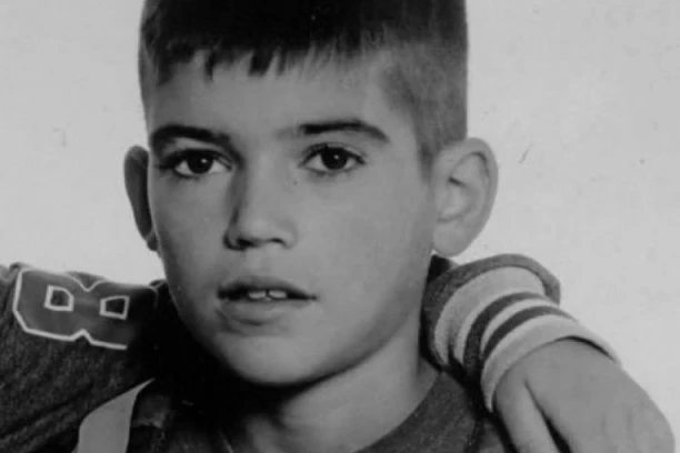 PRETUŽNO! MALI VUKAŠIN LEŽAO U POTOKU KAO DA SPAVA: Detalji tragedije u selu kod Nevesinja