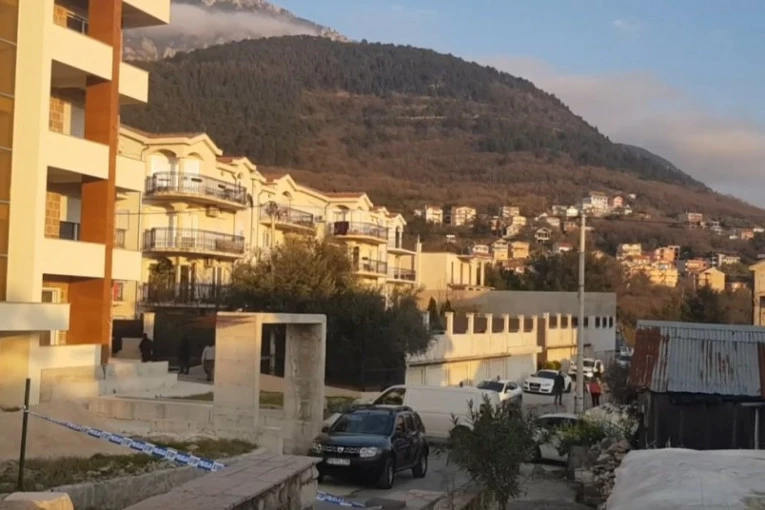 (VIDEO) AKCIJA U KOTORU: Policija upala u kuću Radoja Zvicera