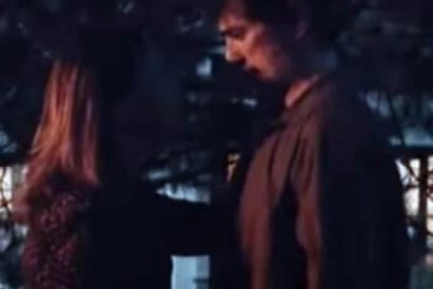 (FOTO)  VRELA AKCIJA VOJINA ĆETKOVIĆA ZBOG KOJE GORI INTERNET: Prvo imao žestoke odnose sa jednom glumicom, a onda ljubio drugu!