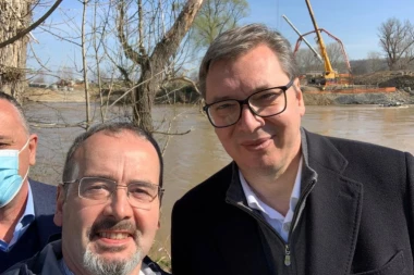 (FOTO) Godfri objavio fotografiju sa Vučićem pa napisao: Sjajan obilazak sa predsednikom Srbije