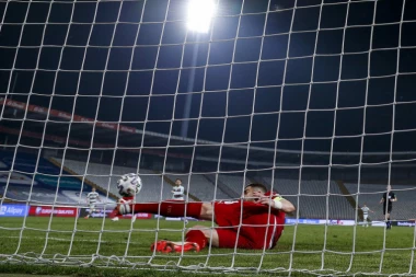 HEROJ NACIJE ISPROZIVAO RONALDA: Portugalac je zbog njega skinuo KAPITENSKU TRAKU, a on dres i kopačke za malog Gavrila!