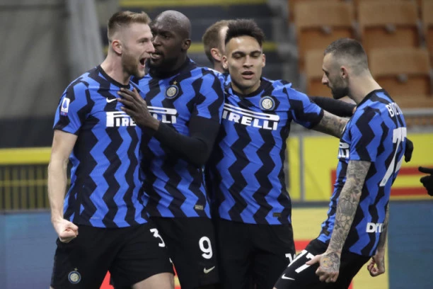 (FOTO) INTER PREDSTAVIO NOVI GRB! Uskoro će biti promenjeno i ime kluba, A ONDA I NOVI STADION!