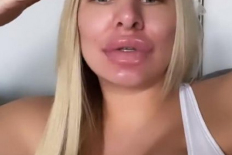 TRUDNA, A SVIMA POKAZUJE SILIKONSKE GRUDI: Luna Đogani bez srama