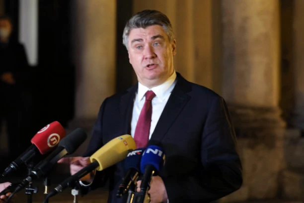 MILANOVIĆ SE OGLASIO POVODOM NAPADA NA NOVINARA: Pravo na protest ni u kom slučaju ne može postati pravo na nasilje!