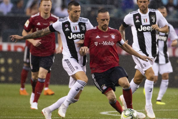 BOMBA NA RELACIJI TORINO-MINHEN: Bajern i Juve PLANIRAJU OPAKU TRAMPU!