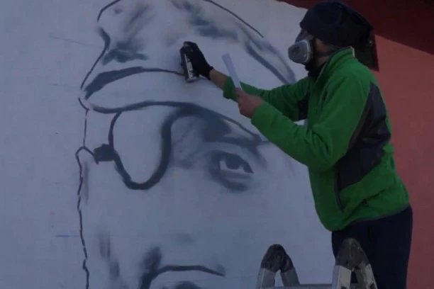 MURAL ZA NAŠEG JUNAKA: Ruski heroj Albert Andijev zauvek i u Sremskoj Mitrovici!