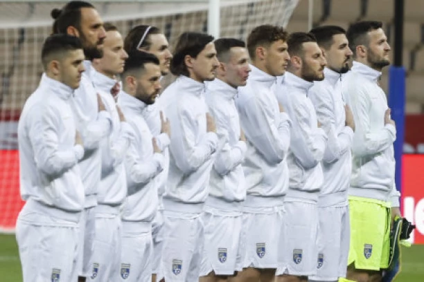 (FOTO) NE PRESTAJU DA IH PONIŽAVAJU: Šiptari se ložili u Sevilji, pa dobili po ušima!