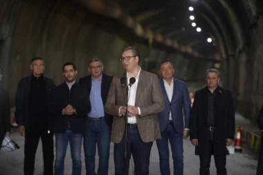 (VIDEO) VUČIĆ NAJAVIO VELIKI PROJEKAT: Od Beograda do crnogorske granice za 2 sata i 15 minuta! Evo šta je rekao za vest da podnosi ostavku