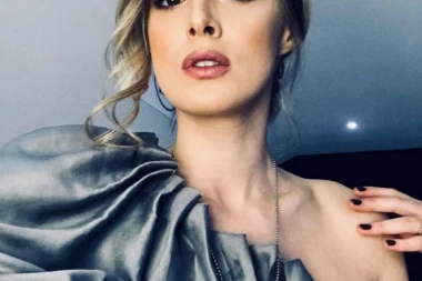 MILENA JE PRVA PROGOVORILA O SILOVANJU, A OVAKO IZGLEDA NJENA SESTRA: Ona joj je velika podrška!