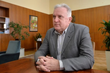 Dmitrović pobedio koronu: MINISTAR IZAŠAO IZ BOLNICE!