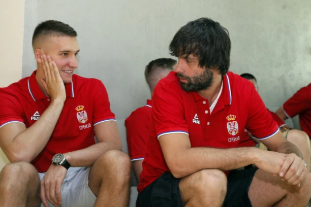 ŠTA TO RADE BOGDAN I TEO? Sadašnji i bivši kapiten uhvaćeni zajedno (SPORTISSIMO PAPARACO)