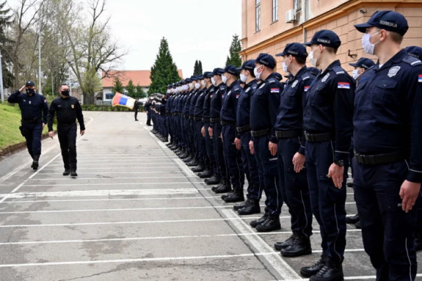 POZIV MLADIMA DA SE PRIJAVE NA KONKURS! Vulin: Kada budemo vratili pozornike u svaki kvart, bićemo sigurniji i bezbedniji