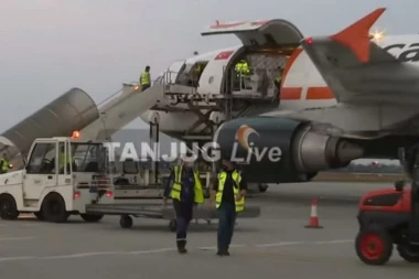 U SRBIJU STIGLE PRVE VAKCINE IZ KOVAKS SISTEMA! (VIDEO)