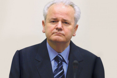 Pukovnik Kosić o užasu koji je Milošević doživeo na putu ka aerodromu: SLUŽBENIK HAGA PRETRESAO GA BRUTALNO, GURAO MU RUKE U USTA!