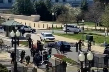 (VIDEO) OPŠTI HAOS NA KAPITOLU: Povređena dva policajca, napadač UBIJEN!