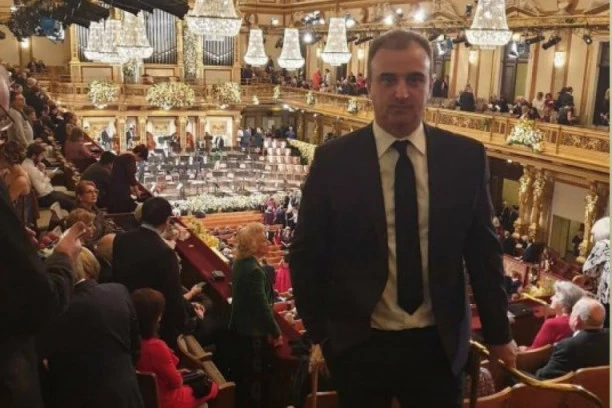 SRPSKI SREĆKO ŠOJIĆ! Vlaisavljević za novac zaposlio 200 ljudi!