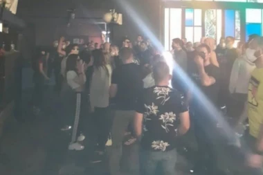(VIDEO) NEČUVENA ŽURKA U STUDENJAKU: Okupilo se skoro 500 ljudi, a sa razglasa treštala muzika kao da nema epidemije!