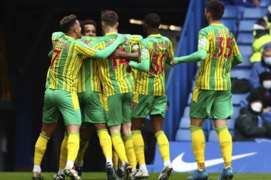 HLADAN TUŠ ZA ČELSI: Banetov VBA "spakovao" pet komada na "Stamford Bridžu"!