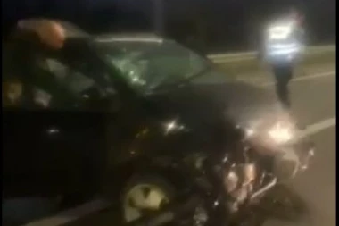 (FOTO, VIDEO) SAOBRAĆAJNA NESREĆA KOD BEOGRADSKOG AERODROMA! Žena teško povređena!