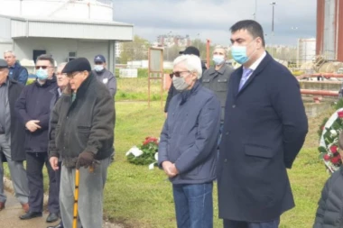 DOKAZA ZA ZLOČINE IMA: Rukovodstvo Beogradskih elektrana i članovi porodice odali počast Slobodanu Trišiću, radniku poginulom za vreme NATO agresije