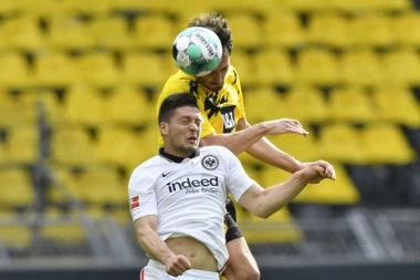 KAKO GA JE SAMO PREVESLAO: Ovaj POTEZ Luke Jovića izazvao je BURU u Bundesligi!