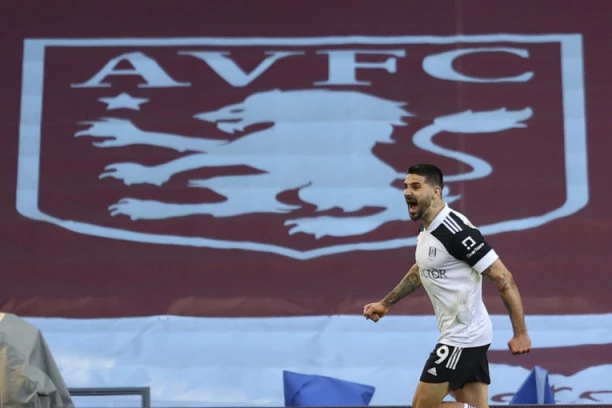 (VIDEO) DŽABA MITROVIĆ, FULAM IZVRŠIO SAMOUBISTVO: Aston Vila za devet minuta dala tri komada i anulirala pogodak SRPSKOG rekordera!