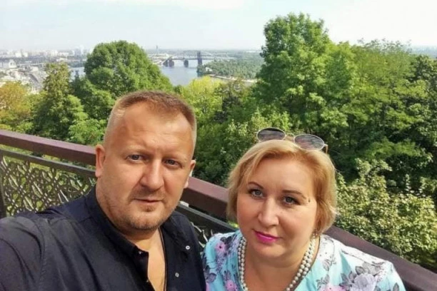 TUGA! Vladimir i Dijana preminuli od korone u razmaku od nekoliko dana! Bez roditelja ostalo 13 mališana! (FOTO)