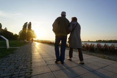 SVAKI DINAR KO KUĆA: Najstariji građani juče dobili novo povećanje penzija
