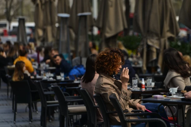 MINISTAR NAPRAVIO HAOS U KAFIĆU: Beroša IZNERVIRALA konobarica, BACIO novac na sto i OTIŠAO!