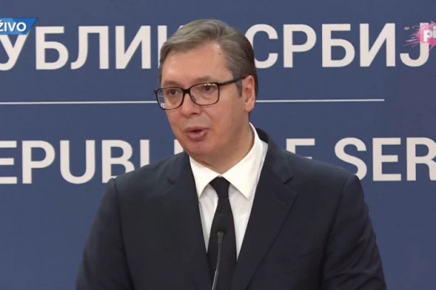 "BOLJEG OD NJEGA NEMA"! Nova S krenula po gradu da traži nekog ko će Vučića da iskritikuje, ali im PLAN PROPAO!