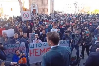 (VIDEO) STANIVUKOVIĆ SE OBRATIO PROTESTANTIMA U BANJALUCI: "Uvek ću IMATI OBRAZ da izađem pred svoj narod"