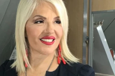 (FOTO) ŠOKANTNA IZJAVA JASMINE ANE: Naša jako bogata pevačica je elitna prostitutka, a ima ih još mnogo!