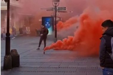 (VIDEO) PANIKA U CENTRU BEOGRADA: Gust dim prekrio Knez Mihajlovu, ljudi bežali u prodavnice