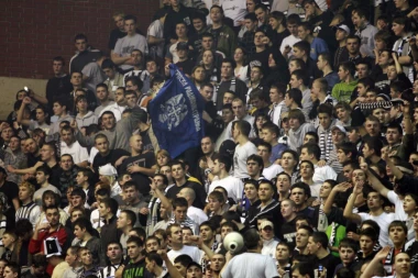 GROBARI SLAVE U FINALU: Partizan PREGAZIO šampiona!