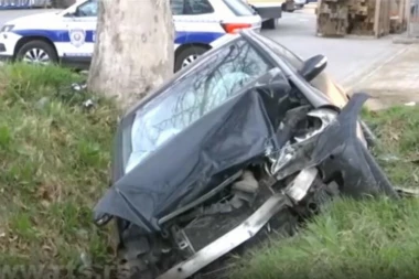 TEŽAK UDES NA BATAJNIČKOM DRUMU! U direktnom sudaru povređene tri osobe