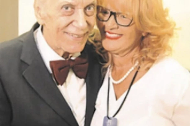 SUPRUGA POKOJNOG PEVAČA OTVORILA DUŠU ZA SRPSKI TELEGRAF: Želeo je još jednom da zapeva pre nego što umre!