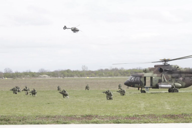 TRAGEDIJA NA PEŠTERU: Preminuo vojnik, helikopterom ga hitno prevezli u bolnicu ali lekari nisu uspeli da mu spasu život