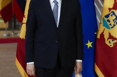 KRIVOKAPIĆ OPET LAŽE NAROD: Primijer izbegava popis stanovnika u Crnoj Gori!