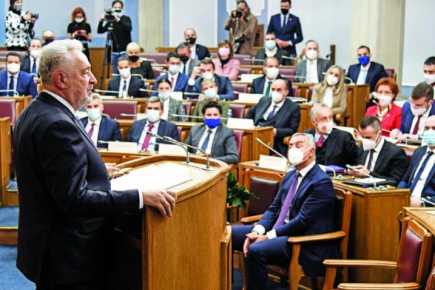 PADA VLADA: Krivokapić izazvao gnev Srba zbog Srebrenice